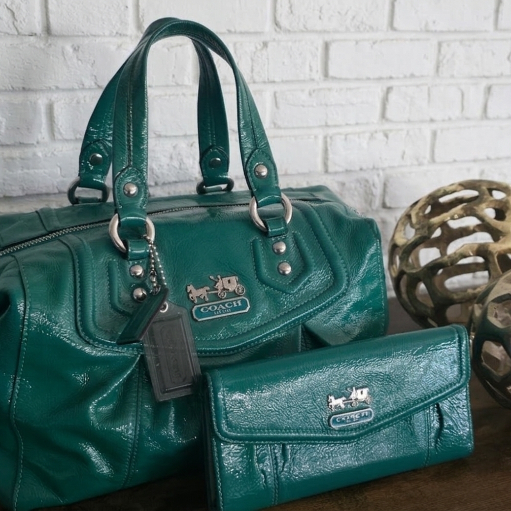 Rare Coach Ashley in Green Jade Patent leather Satchel And Matching Wallet - Picture 2 of 11